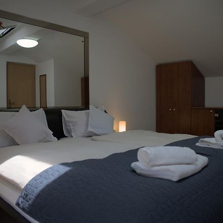 Apartmaji Soncek Ізола Екстер'єр фото