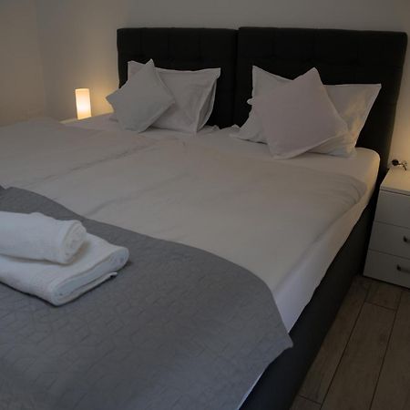 Apartmaji Soncek Ізола Екстер'єр фото